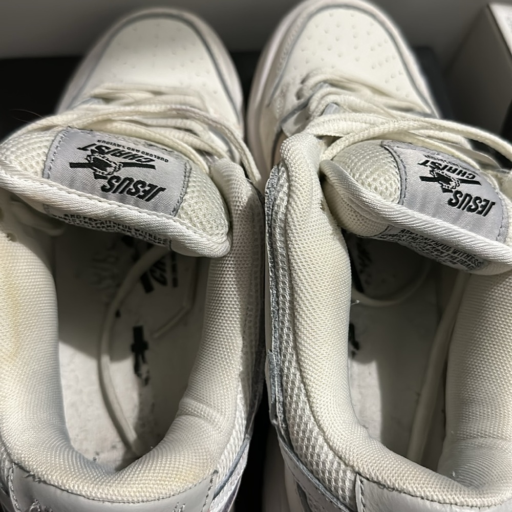 Kito wares passion of Christ Lows ‘ Jesus Christ our lord and savior’ - Picture 4 of 5